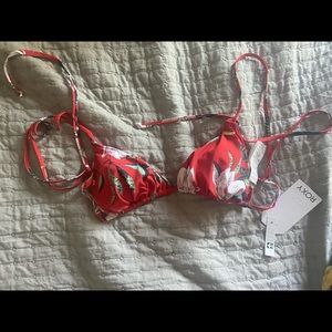 Size Medium Roxy bikini top. Brand new w tags! Very cute and summery. Cute back!
